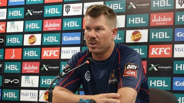 David Warner Left Irritated At Pakistan Super League Captains Press Conference Says Got School Kids Here