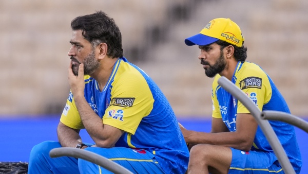 MS Dhoni Shocking Decision Thala Refuses to Break CSK Team Combination Despite Being Fit