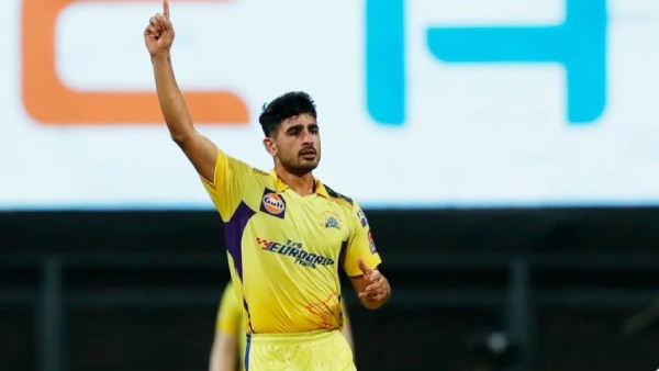 CSK Pacer Mukesh Choudhary Rejoins Squad for MI Clash After Mother Demise MS Dhoni Lends Support