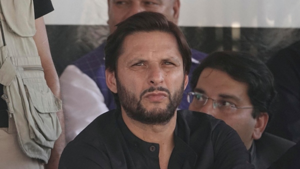 Shahid Afridi Called Shameless as Fans Slam His Remarks on Pakistan Petrol Price Hike Shahid Afridi Called Shameless as Fans Slam His Remarks on Pakistan Petrol Price Hike