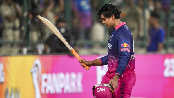 Vaibhav Sooryavanshi Bat AI Chip Rumour Sparks Huge Fight Between Aakash Chopra and Mohammad Kaif Vaibhav Sooryavanshi Bat AI Chip Rumour Sparks Huge Fight Between Aakash Chopra and Mohammad Kaif