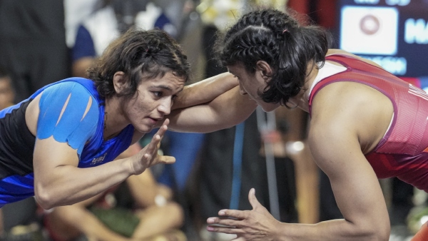 Asian Games Trials Vinesh Phogat Suffers Shocking Semifinal Loss to Youngster Meenakshi Goyat
