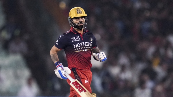 Virat Kohli Scripts History Becomes Most Capped IPL Player with 279 Matches Breaks Dhoni Record