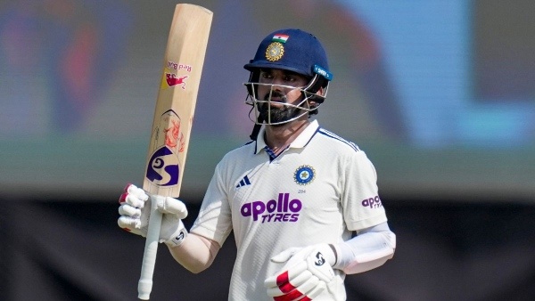 IND vs SL 1st Test Day 1 Big Blow for India as KL Rahul Retires Hurt on 77 Against Sri Lanka IND vs SL 1st Test Day 1 Big Blow for India as KL Rahul Retires Hurt on 77 Against Sri Lanka