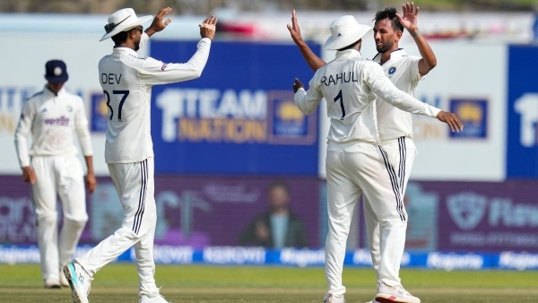 IND vs SL 1st Test Day 3 Prasidh Krishna Breaks Crucial Partnership as India Take 178-Run Lead