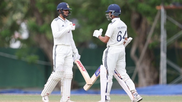 IND vs SL Warm-Up Day 3 Shubman Gill returns to bat after injury scare Misses Half Century IND vs SL Warm-Up Day 3 Shubman Gill returns to bat after injury scare Misses Half Century