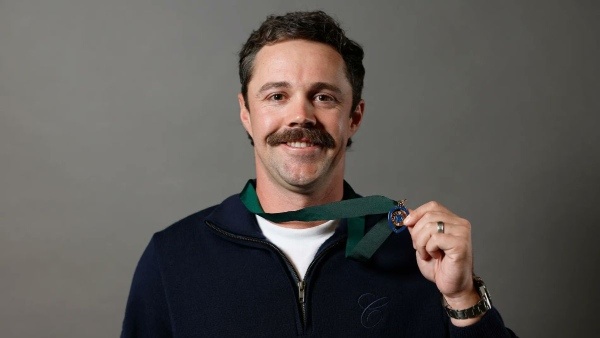 Travis Head Makes History With Consecutive Allan Border Medal Wins After Narrow Victory Over Alex Carey Travis Head Makes History With Consecutive Allan Border Medal Wins After Narrow Victory Over Alex Carey