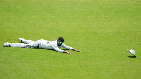 Mohammed Siraj Struggles as East Zone Pile Up Record 708 Against South Zone in Duleep Trophy 2026 Final Mohammed Siraj Struggles as East Zone Pile Up Record 708 Against South Zone in Duleep Trophy 2026 Final