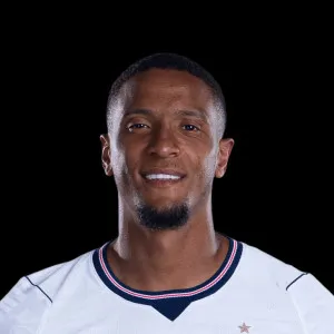 Ezri Konsa