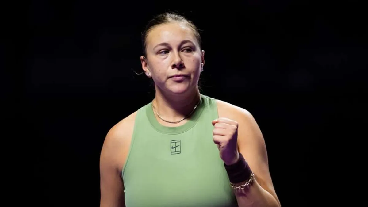 WTA Finals: Anisimova keeps semi-final hopes alive after comeback win