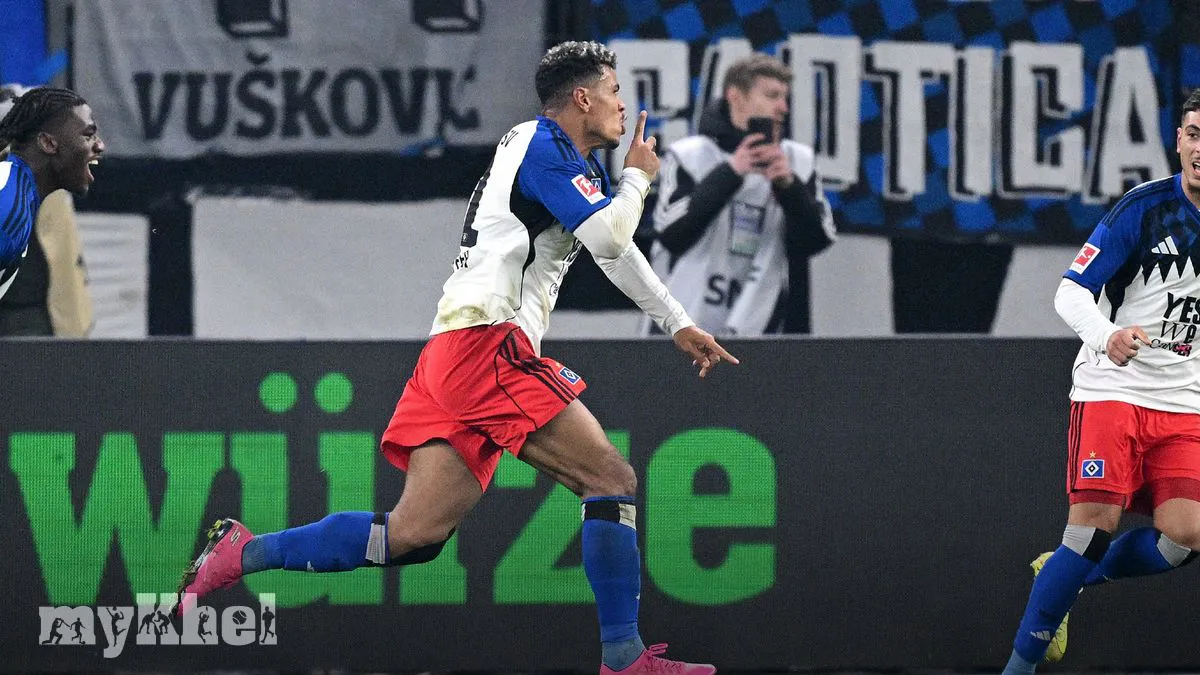 Hamburg Holds Borussia Dortmund To 1-1 Draw With Late Equaliser From Konigsdorffer