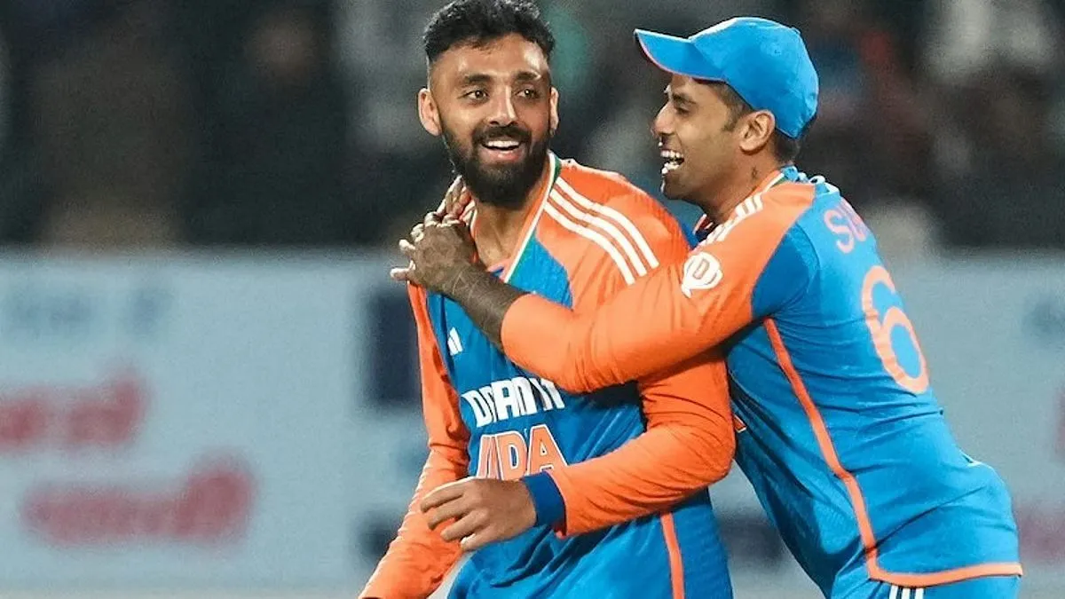 T20 WC 2026: ബൗളർമാർ എന്തിനാണ് വിട്ടുവീഴ്ച ചെയ്യുന്നത്? വരുണിനോട് സൂര്യ കാണിച്ചത് അനീതിയെന്ന് ഇന്ത്യൻ താരം