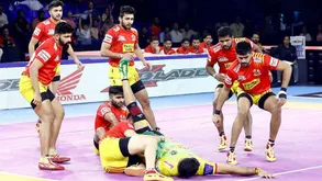 PKL 2019 : கடைசி 5 நிமிடம் குஜராத் செய்த தவறு.. போட்டியை தலைகீழாக மாற்றிய பாட்னா கேப்டன்!