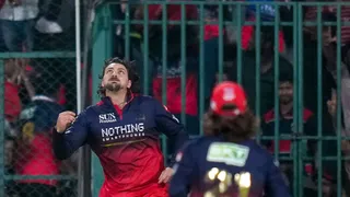 IPL 2026: மும்பை இந்தியன்ஸ்க்கு எதிராக நடு விரலை காட்டிய ஆர்சிபி வீரர் டிம் டேவிட்க்கு அபராதம்