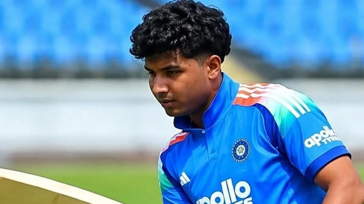 புலிக்கு பிறந்தது பூனை ஆகுமா? சேவாக் மகன் ஆரியவீர் அதிரடி.. 19 பவுண்டரி, 8 சிக்சர் விளாசி அபார சதம்