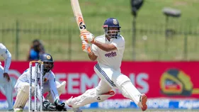 IND vs SL: ధోనీ రికార్డ్ బద్దలు కొట్టిన రిషభ్ పంత్.. తొలి వికెట్ కీపర్‌గా..!